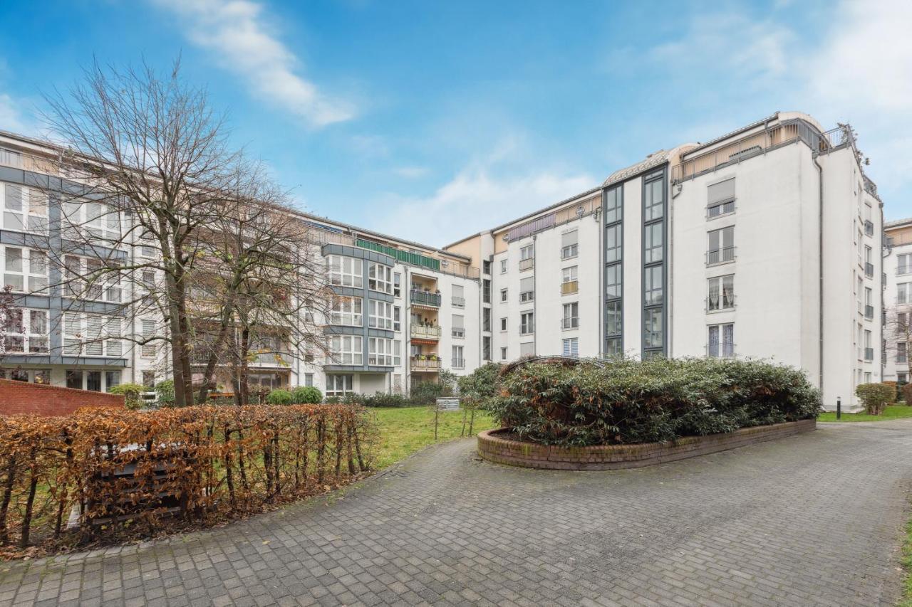 Eindrucksvolle Zwei-Zimmer-Wohnung Mit Balkon Und Grosser Kueche Leipzig Exterior foto