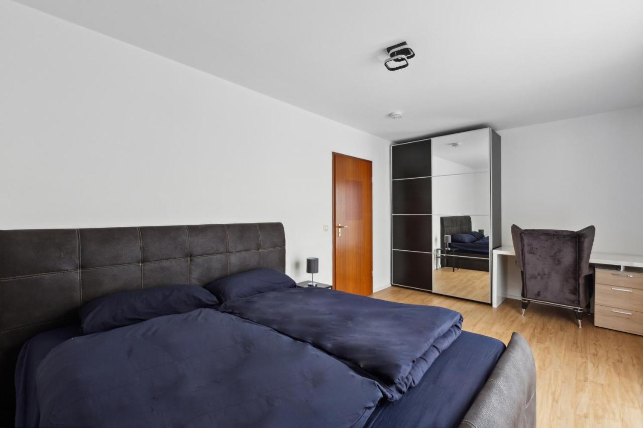 Eindrucksvolle Zwei-Zimmer-Wohnung Mit Balkon Und Grosser Kueche Leipzig Exterior foto